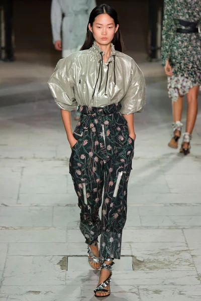 Look 15